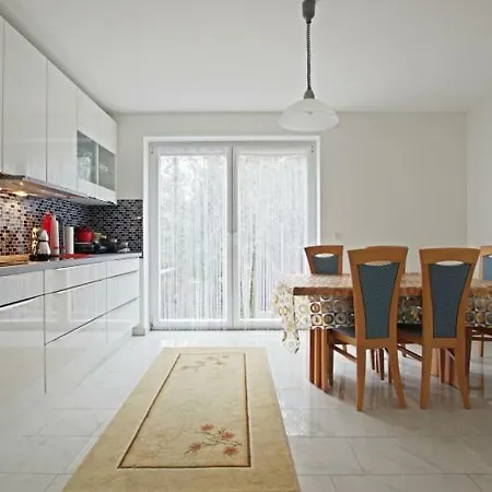 Kwatera prywatna Private *